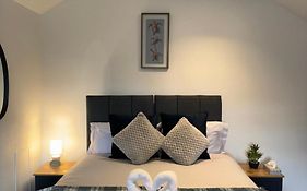 Cosy Countryside Stay- Waters Upton, Telford