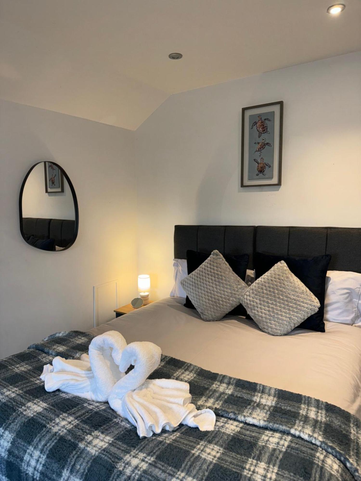 Cosy Countryside Stay- Waters Upton, Telford Exterior photo