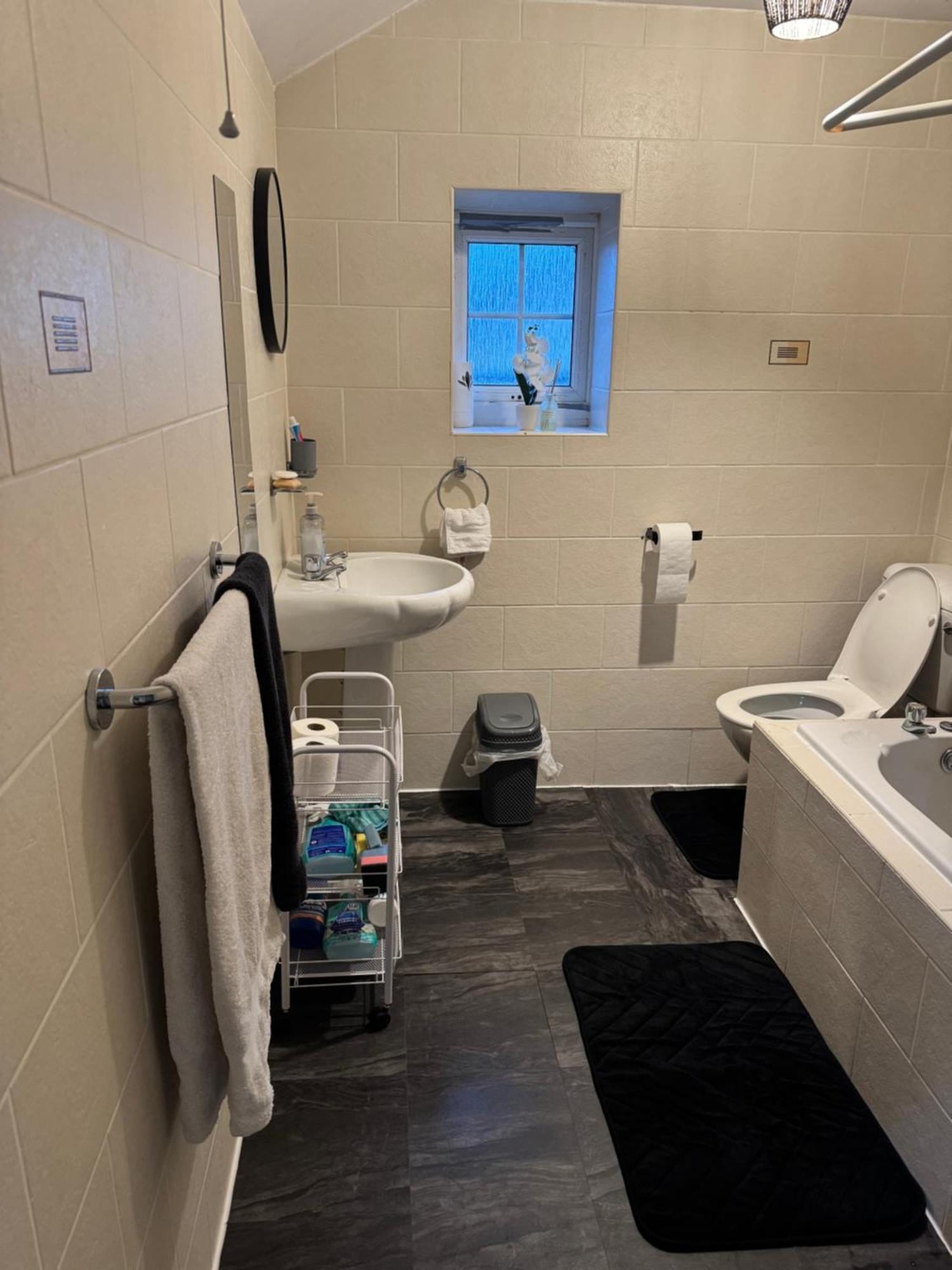 Cosy Countryside Stay- Waters Upton, Telford Exterior photo